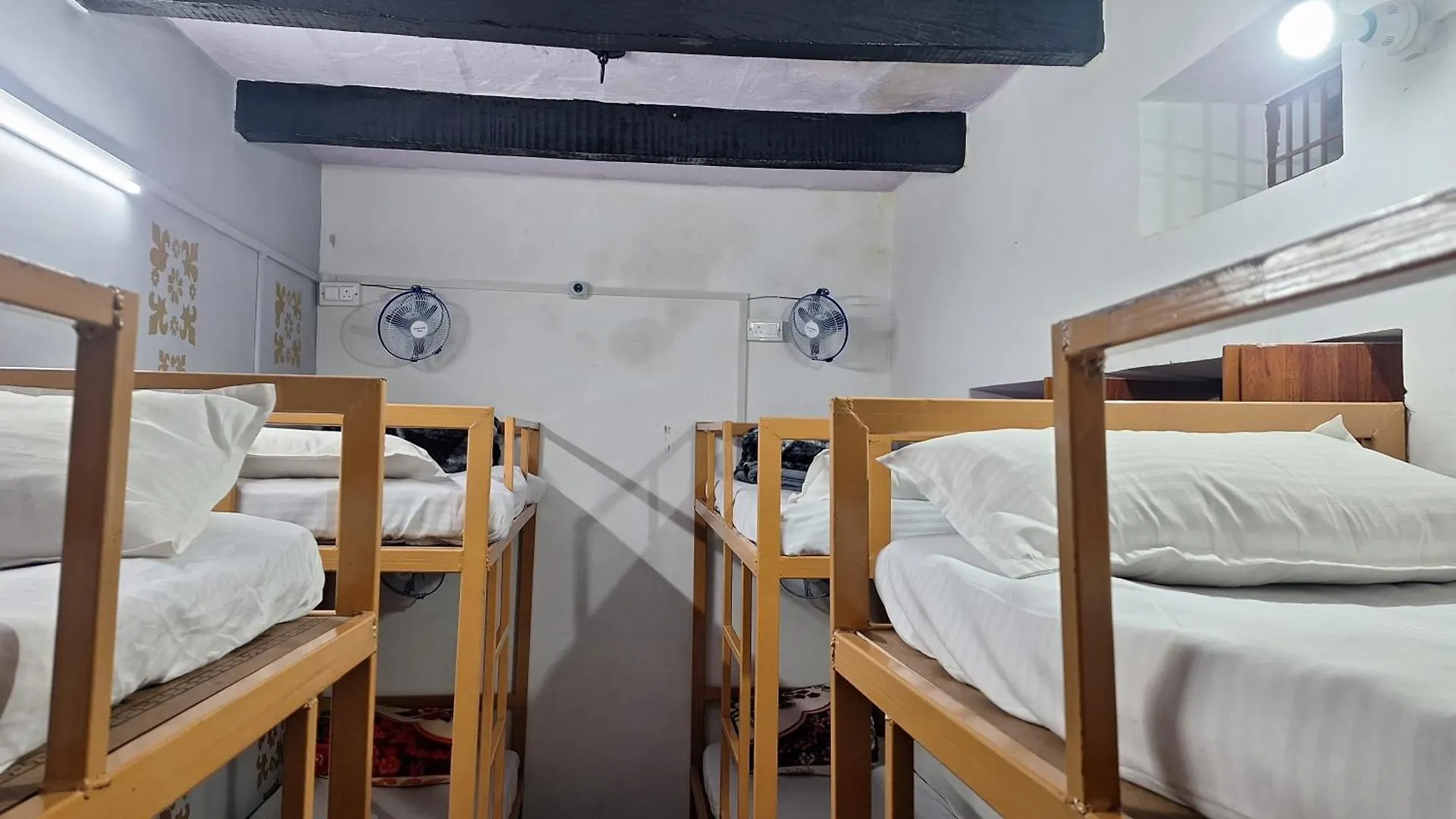 ורנאסי Singh Homestay 0*,  הודו
